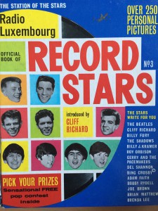 Cover of the Official Book of Record Stars N°3. 